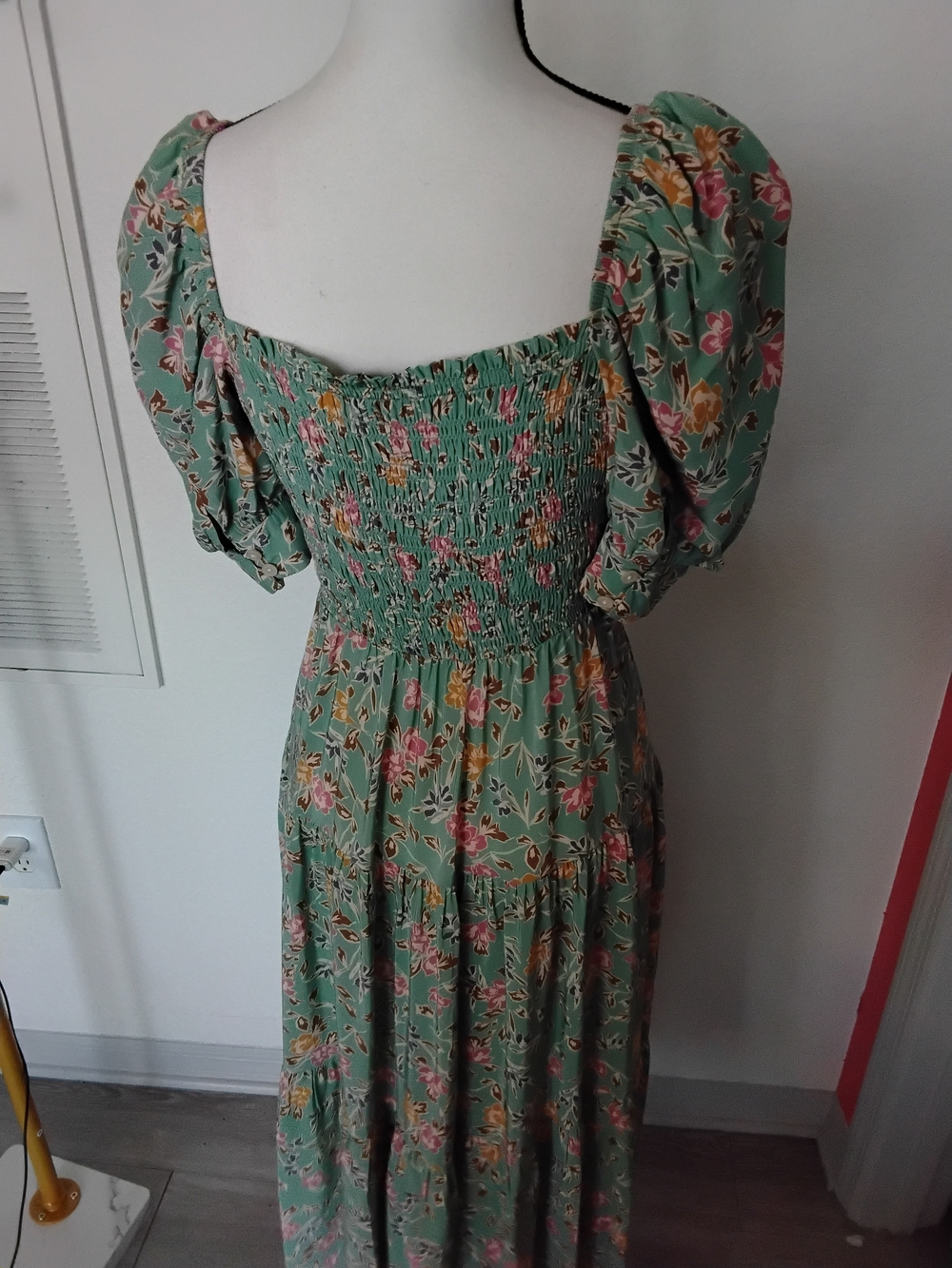 NWOT Yumi Kim Mint Floral Puff-Sleeve Smocked Maxi Dress - Picture 2 of 3